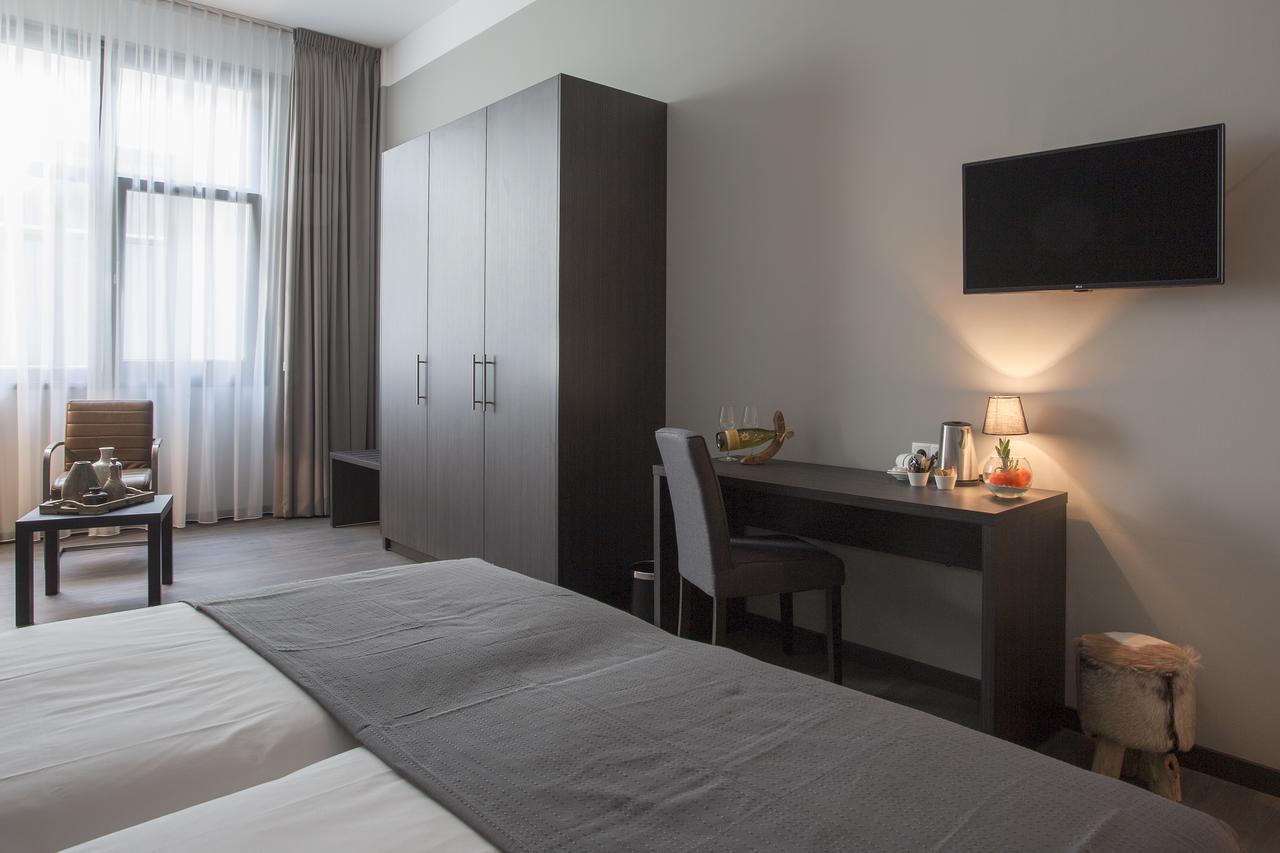 Hotel Bladel エクステリア 写真